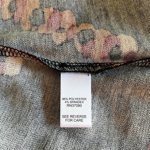 EST. 1946 sleeveless long vest top. Orange Aztec design. Size Medium. Looks new - Picture 8 of 8